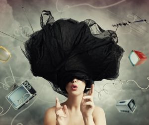 In che modo le voci fuori campo negli spot pubblicitari avvantaggiano la tua attività